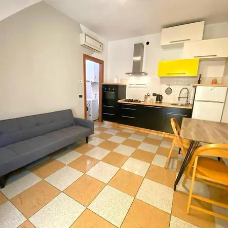 Conte Rosso House, Con Doppia Terrazza E Vicino A Metropolitana Lambrate Апартаменты *