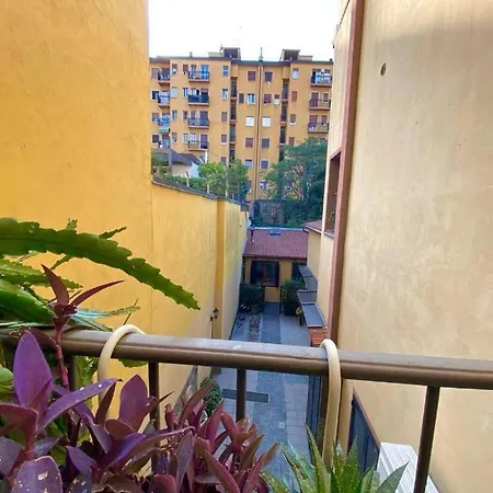 Conte Rosso House, Con Doppia Terrazza E Vicino A Metropolitana Lambrate Милан