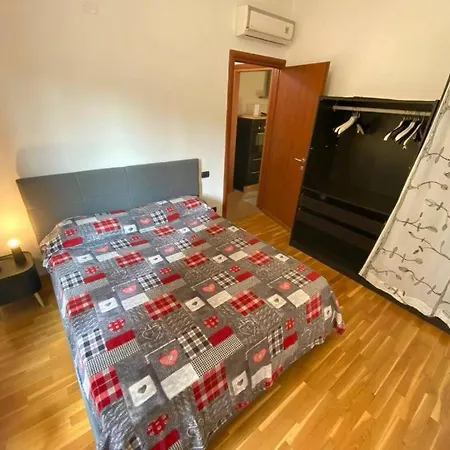 Conte Rosso House, Con Doppia Terrazza E Vicino A Metropolitana Lambrate * Милан