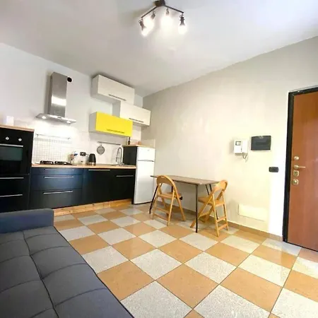 Conte Rosso House, Con Doppia Terrazza E Vicino A Metropolitana Lambrate